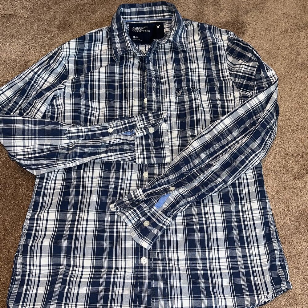 EUC Mens American Eagle blue plaid shirt sz small